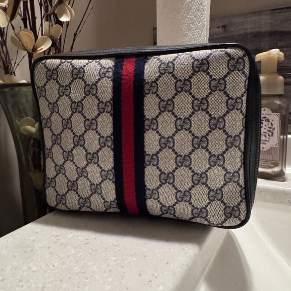 Gucci Handbags - Gucci Sherry Line Toiletry Bag